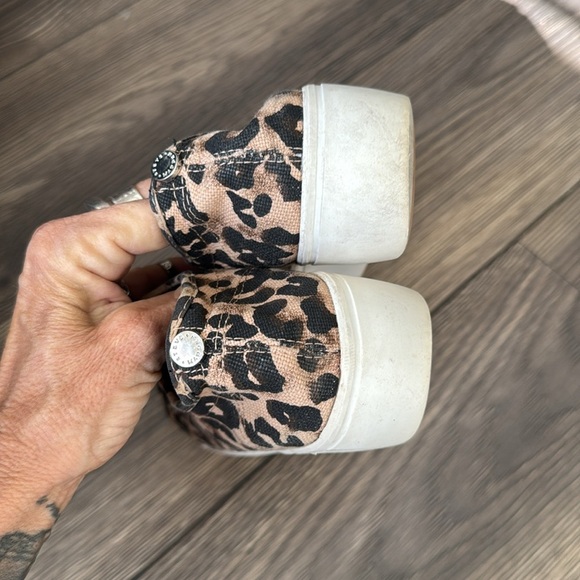 Steve Madden Emmi Women's Leopard Print Platform Sneakers - Picture 3 of 7